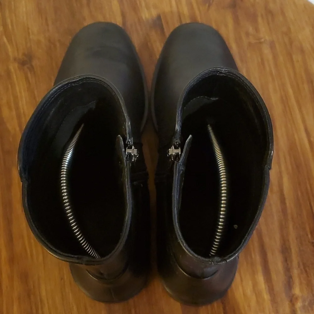 Ecco| Black Supple Smooth Leather Booties Boots Side Zip Low Heel   Sz.6